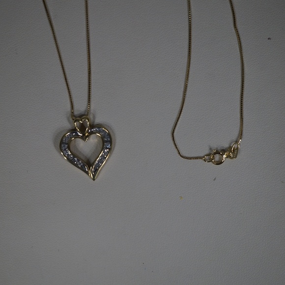 14KTT Gold Genuine Diamond Heart Pendant W/Chain - Picture 4 of 6